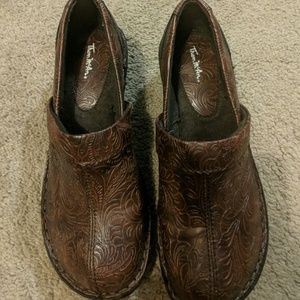 Thom McAn Ladies Shoe